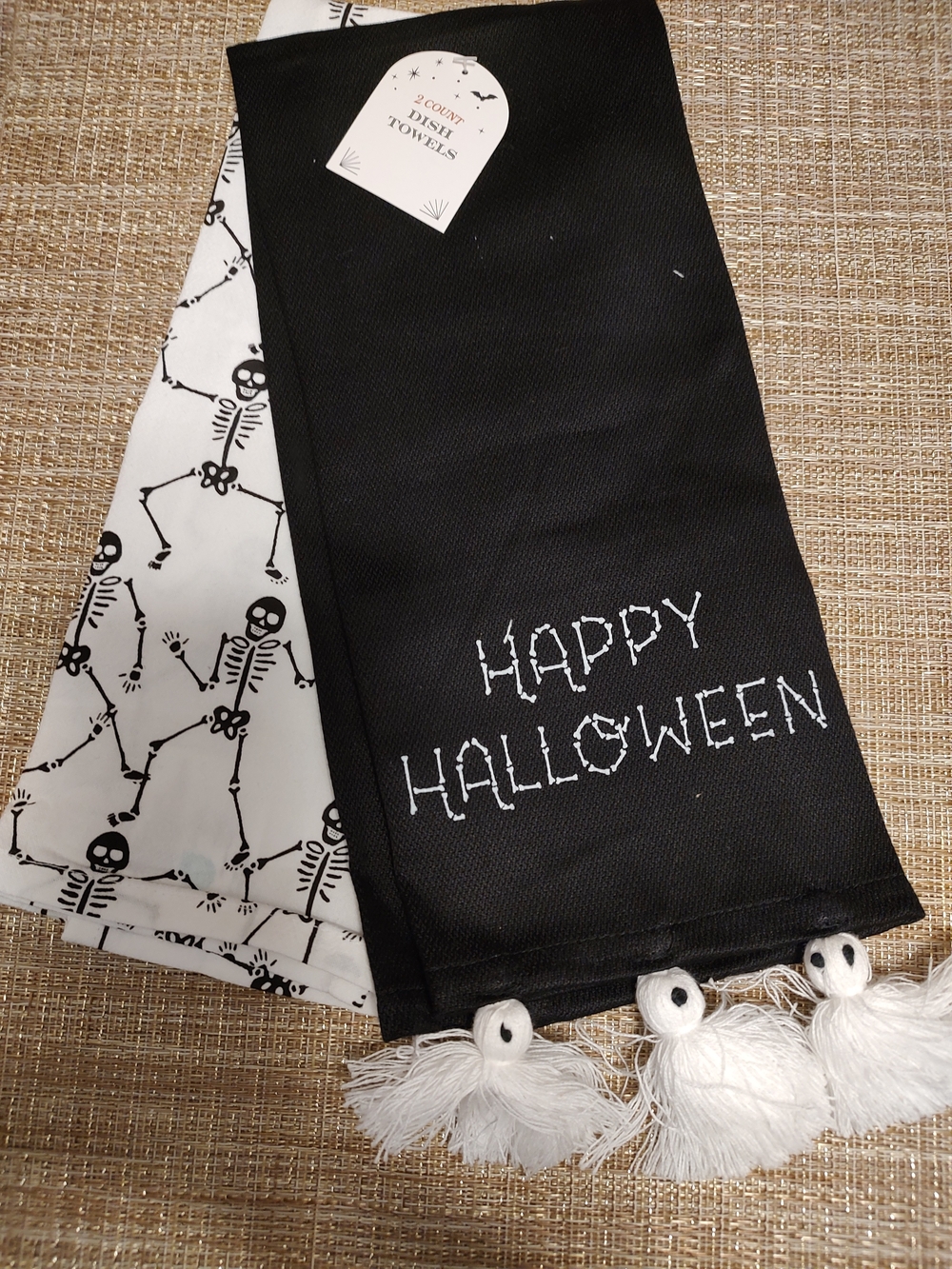 Six Fun Kitchen Towels Just In Time To Decorate Your Kitchen For Halloween.